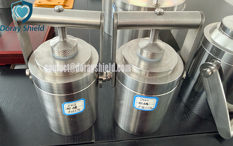 Shielded Leadpot for Radioactive Sources