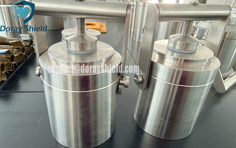 Shielded Leadpot for Radioactive Sources